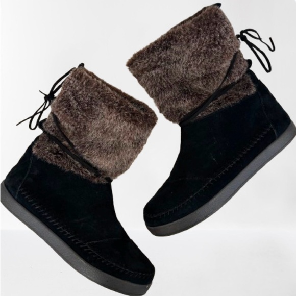 EUC Size 7 Tom’s Ankle Boots. - Picture 1 of 6